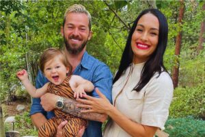 nikki bella son